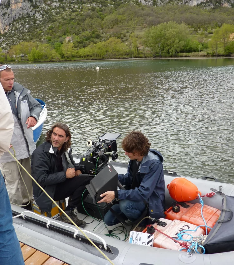 L'équipe de tournage sur un de nos bateaux de location
